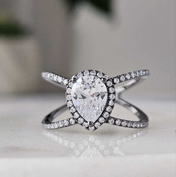 Charmed Aroma Black Gold Pear Gemstone ring, 925 Sterling Silver - Picture 2 of 7